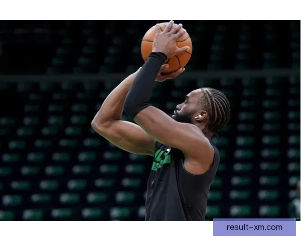 布朗力挺东契奇称其得分天赋与投篮手感堪称与生俱来的超级巨星